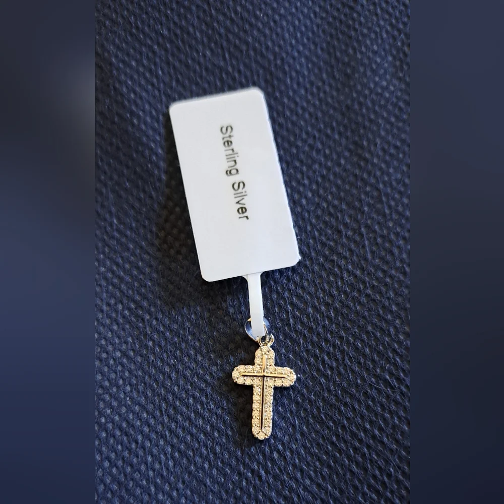 MOISSANITE CROSS - Picture 1 of 2
